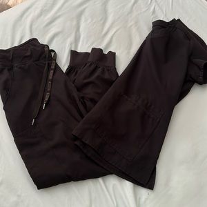 Med Couture black Jogger Scrub Set